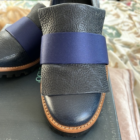 Bernardo Ora Navy leather and satin loafer size 7 - Picture 3 of 6